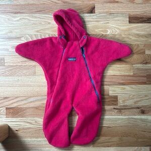 VINTAGE PATAGONIA Infant Fleece Hooded One-Piece - made in USA 3-6 months